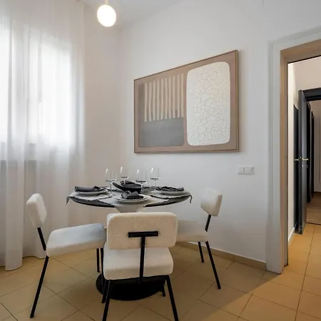 Epic 4br Luxe Boulevard Near Rosetti Square & Old Town