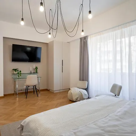 Epic 4br Luxe Boulevard Near Rosetti Square & Old Town