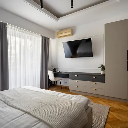 Epic 4br Luxe Boulevard Near Rosetti Square & Old Town Appartement Bucarest