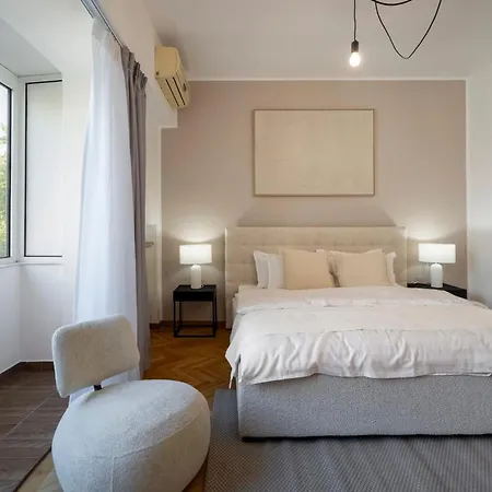 Epic 4br Luxe Boulevard Near Rosetti Square & Old Town ブカレスト