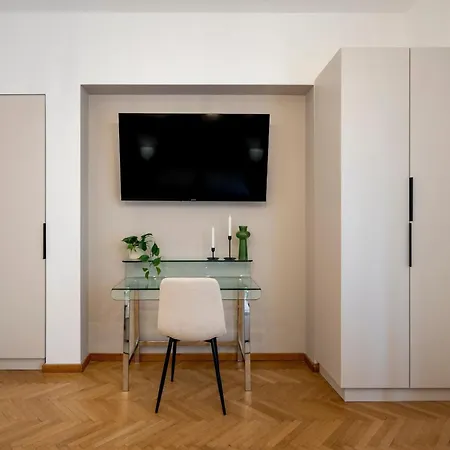 Epic 4br Luxe Boulevard Near Rosetti Square & Old Town * Bukarest