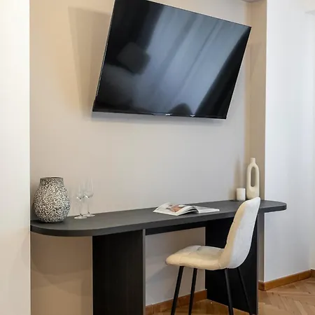 Apartment Epic 4br Luxe Boulevard Near Rosetti Square & Old Town Bukarest