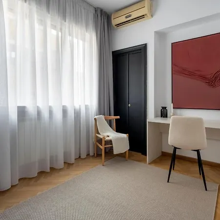 Epic 4br Luxe Boulevard Near Rosetti Square & Old Town Lägenhet