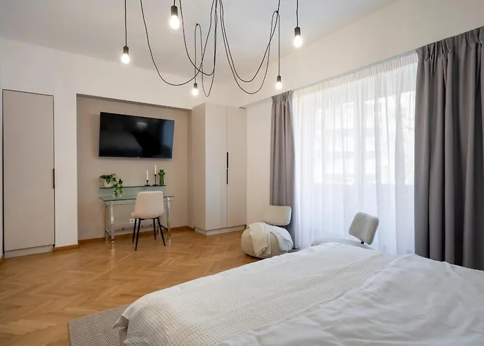 Epic 4br Luxe Boulevard Near Rosetti Square & Old Town