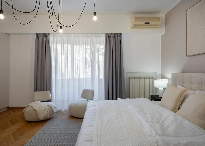 Epic 4br Luxe Boulevard Near Rosetti Square & Old Town *