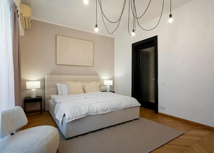 Epic 4br Luxe Boulevard Near Rosetti Square & Old Town