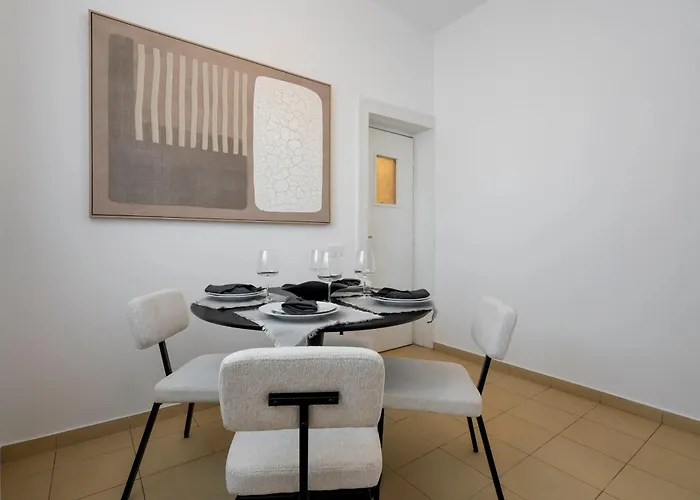 Epic 4br Luxe Boulevard Near Rosetti Square & Old Town