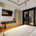 Apartament Epic 4br Luxe Boulevard Near Rosetti Square & Old Town Bucureşti