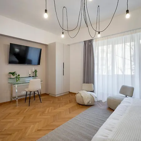 Epic 4br Luxe Boulevard Near Rosetti Square & Old Town *