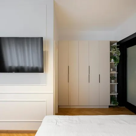 Epic 4br Luxe Boulevard Near Rosetti Square & Old Town * Bucarest