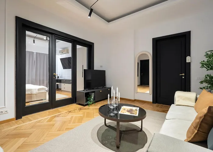 Epic 4br Luxe Boulevard Near Rosetti Square & Old Town * Bucarest