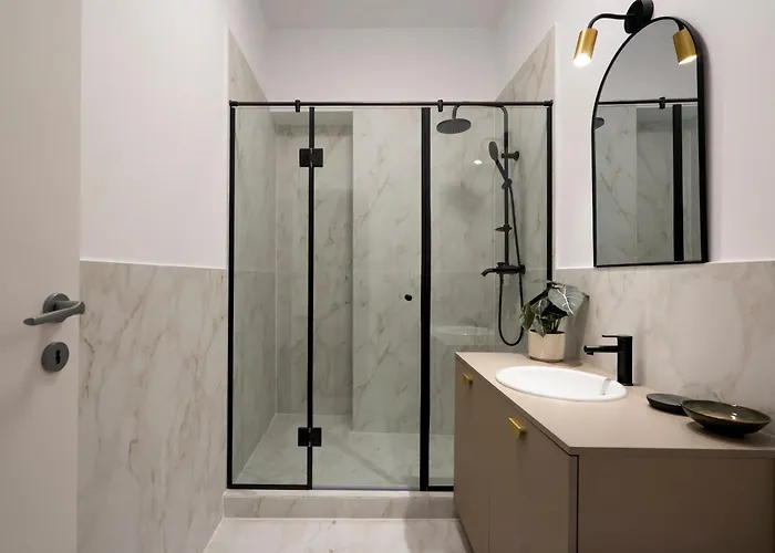Epic 4br Luxe Boulevard Near Rosetti Square & Old Town * Bucarest