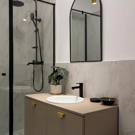 شقة Epic 4br Luxe Boulevard Near Rosetti Square & Old Town *